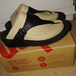 Fit Flop Size 9 Women's Black